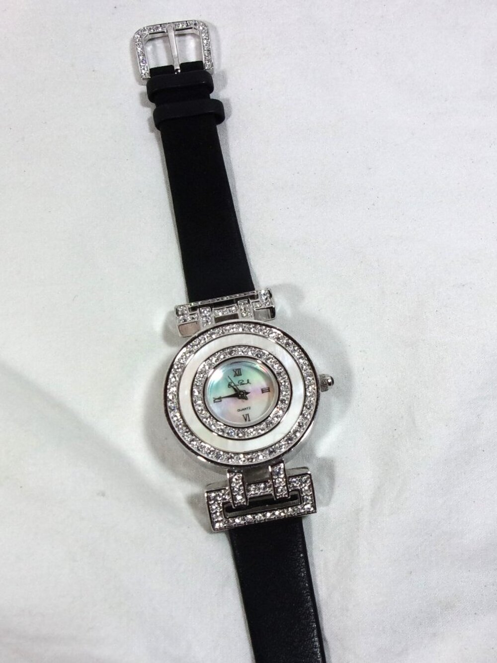 ERWIN PEARL WOMEN'S WATCH-KEEPS EXCELLENT TIME